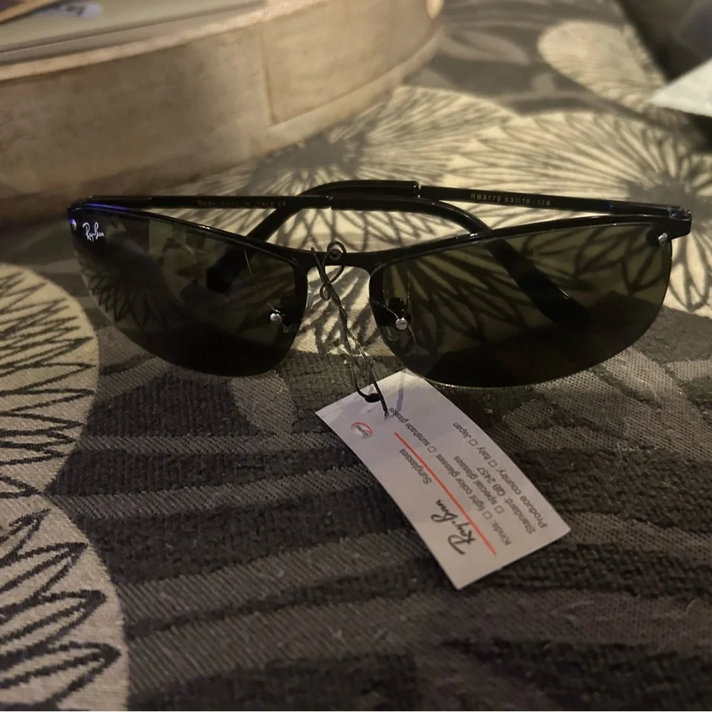 BRAND NEW RB3183 RAY BANS